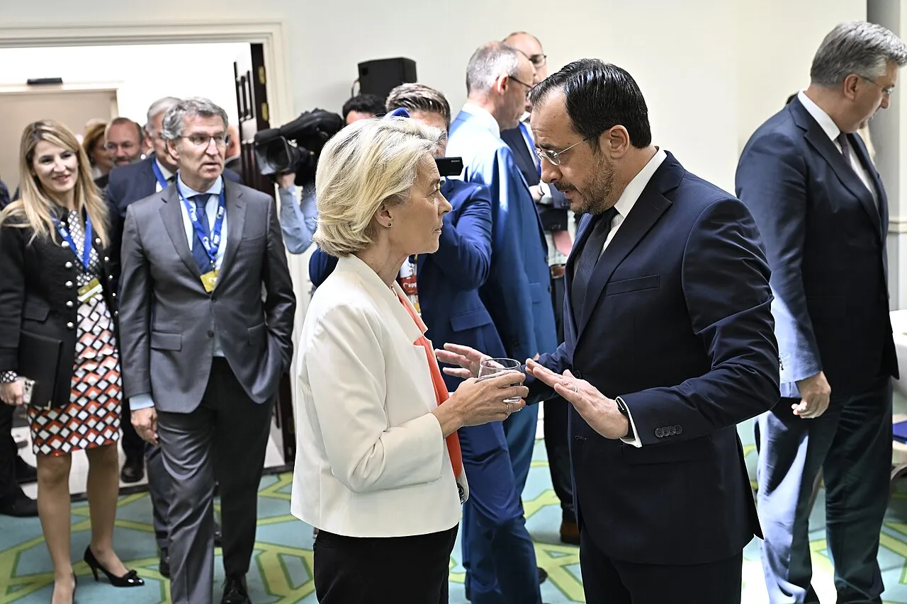 Nikos Christodoulides, president van Cyprus, tijdens de EVP-top in Brussel.